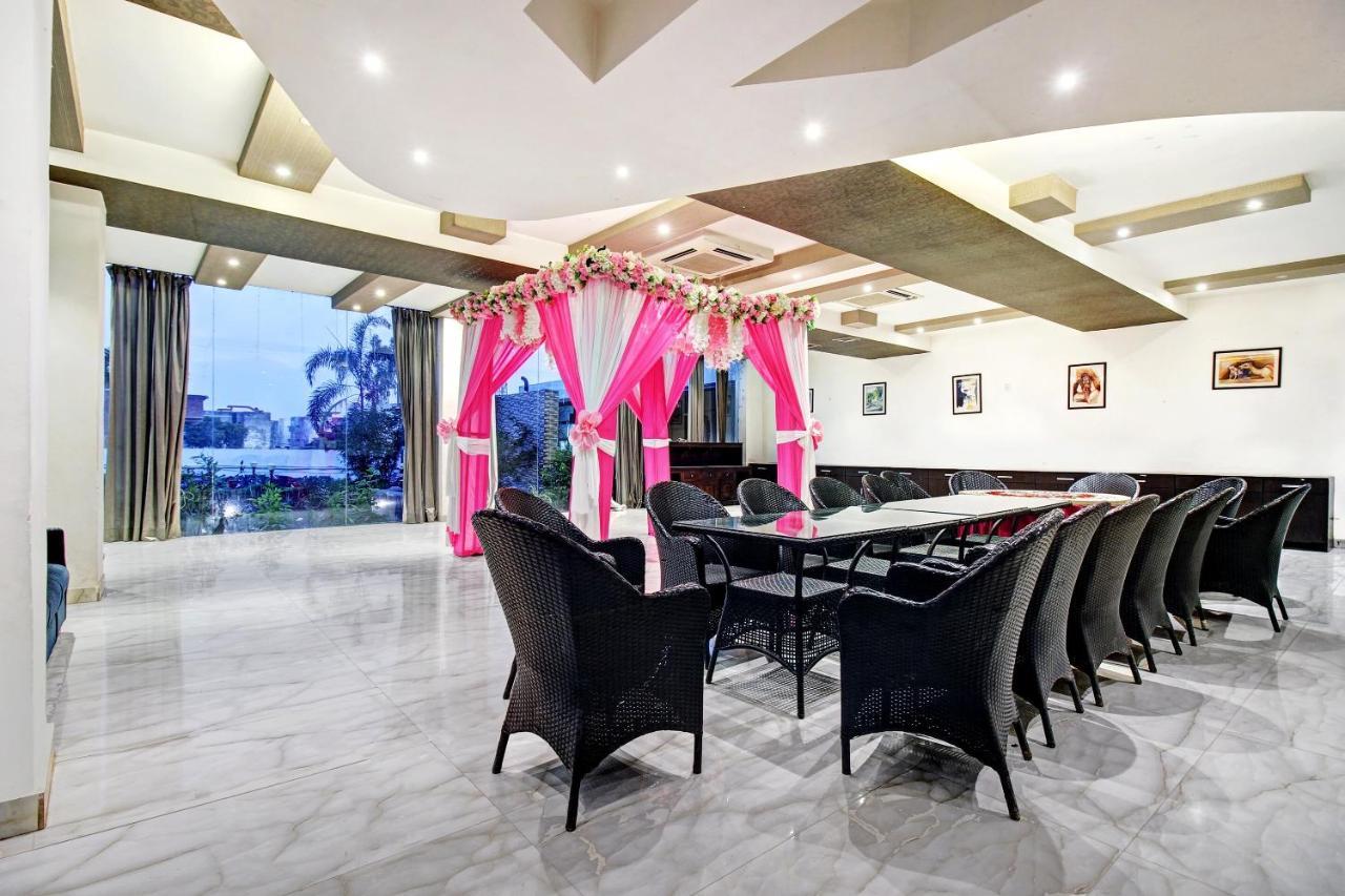 Hotel Vrindavan Sultānpur Exterior foto