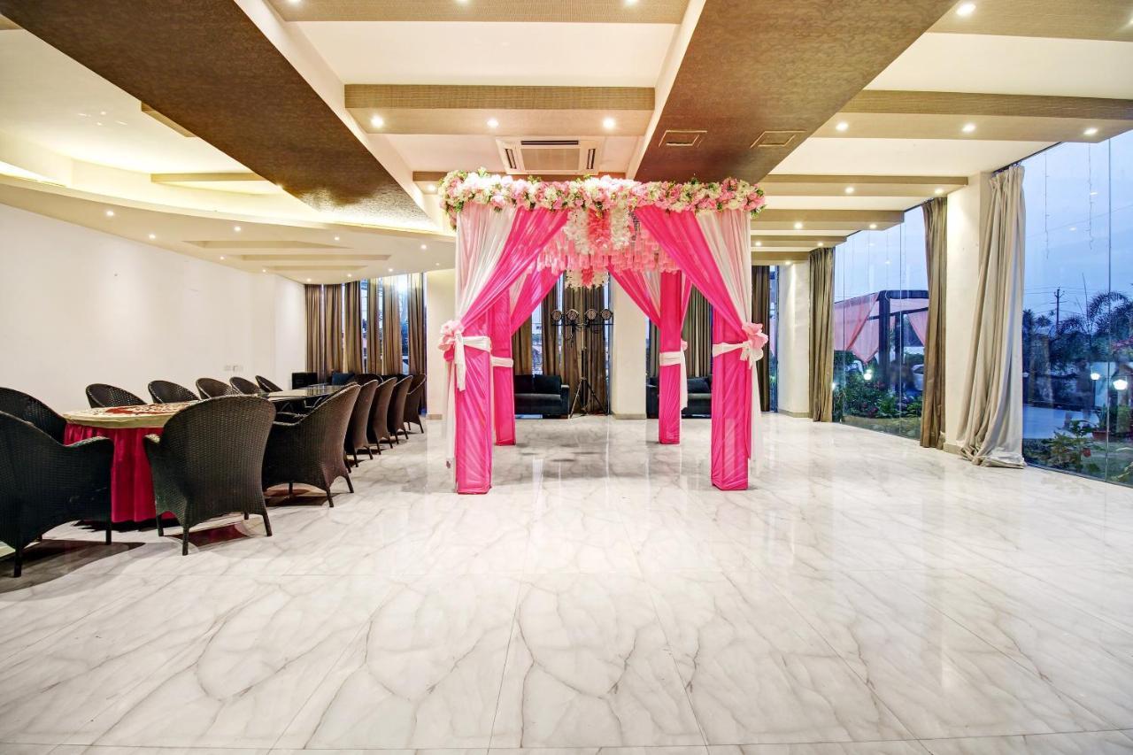 Hotel Vrindavan Sultānpur Exterior foto
