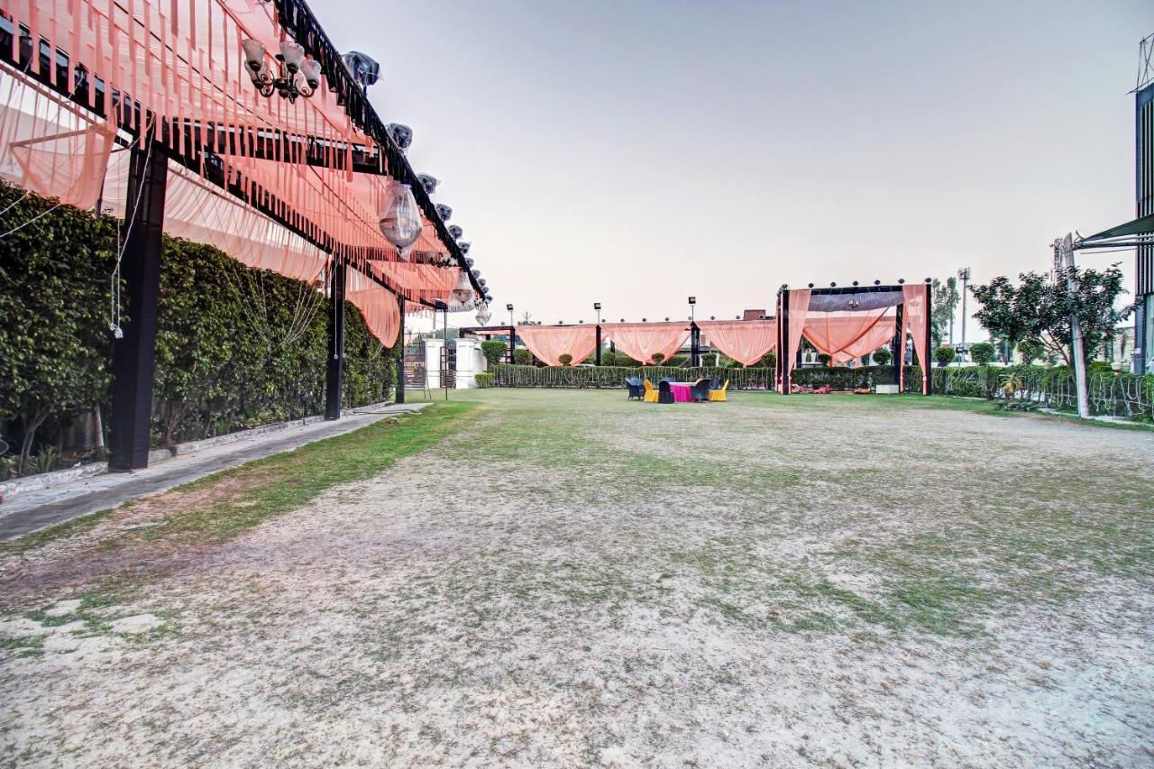 Hotel Vrindavan Sultānpur Exterior foto