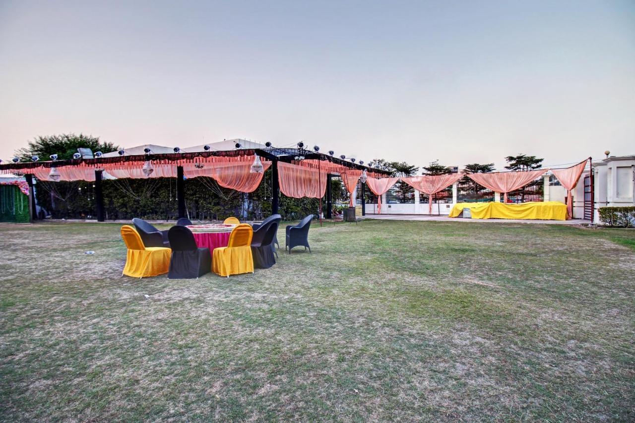 Hotel Vrindavan Sultānpur Exterior foto