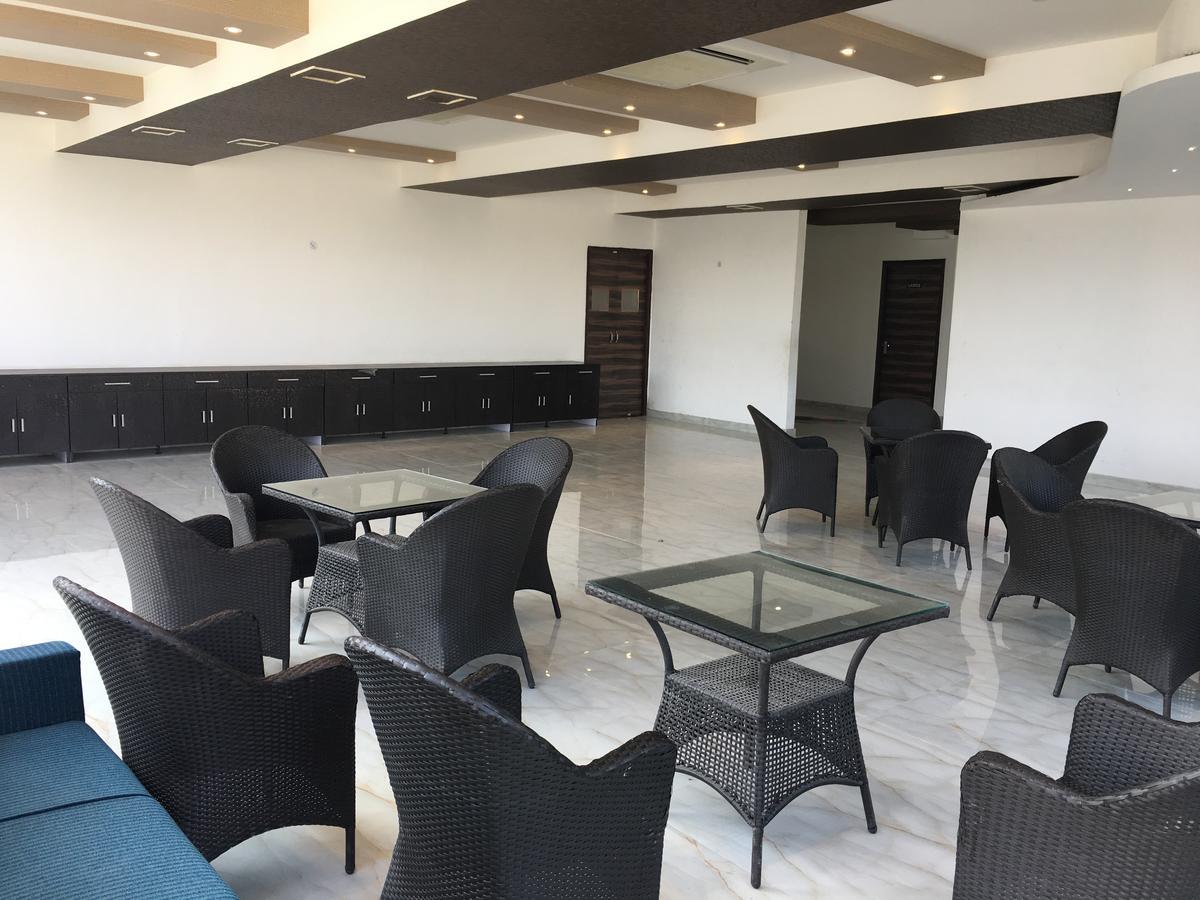 Hotel Vrindavan Sultānpur Exterior foto